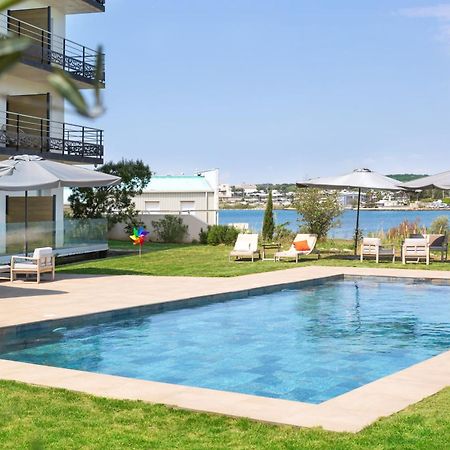 Golden Tulip Hotel & Rooftop Martigues Provence Екстер'єр фото