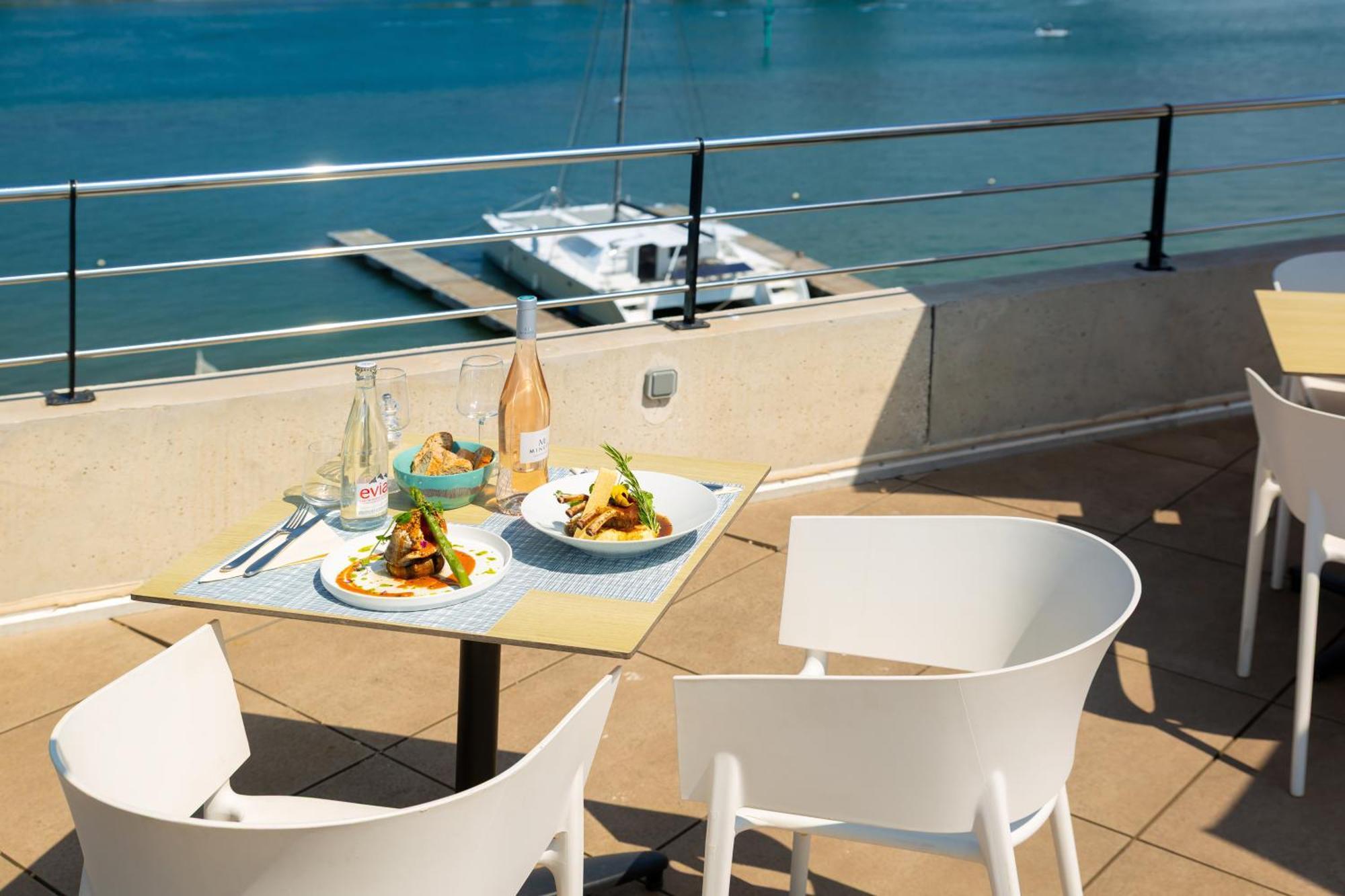 Golden Tulip Hotel & Rooftop Martigues Provence Екстер'єр фото
