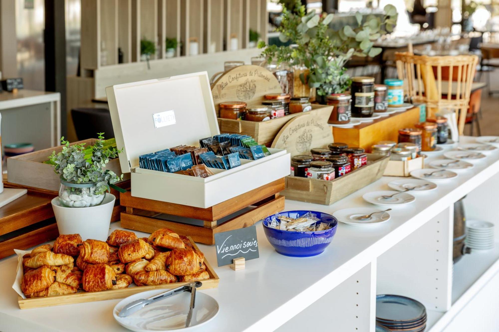 Golden Tulip Hotel & Rooftop Martigues Provence Екстер'єр фото