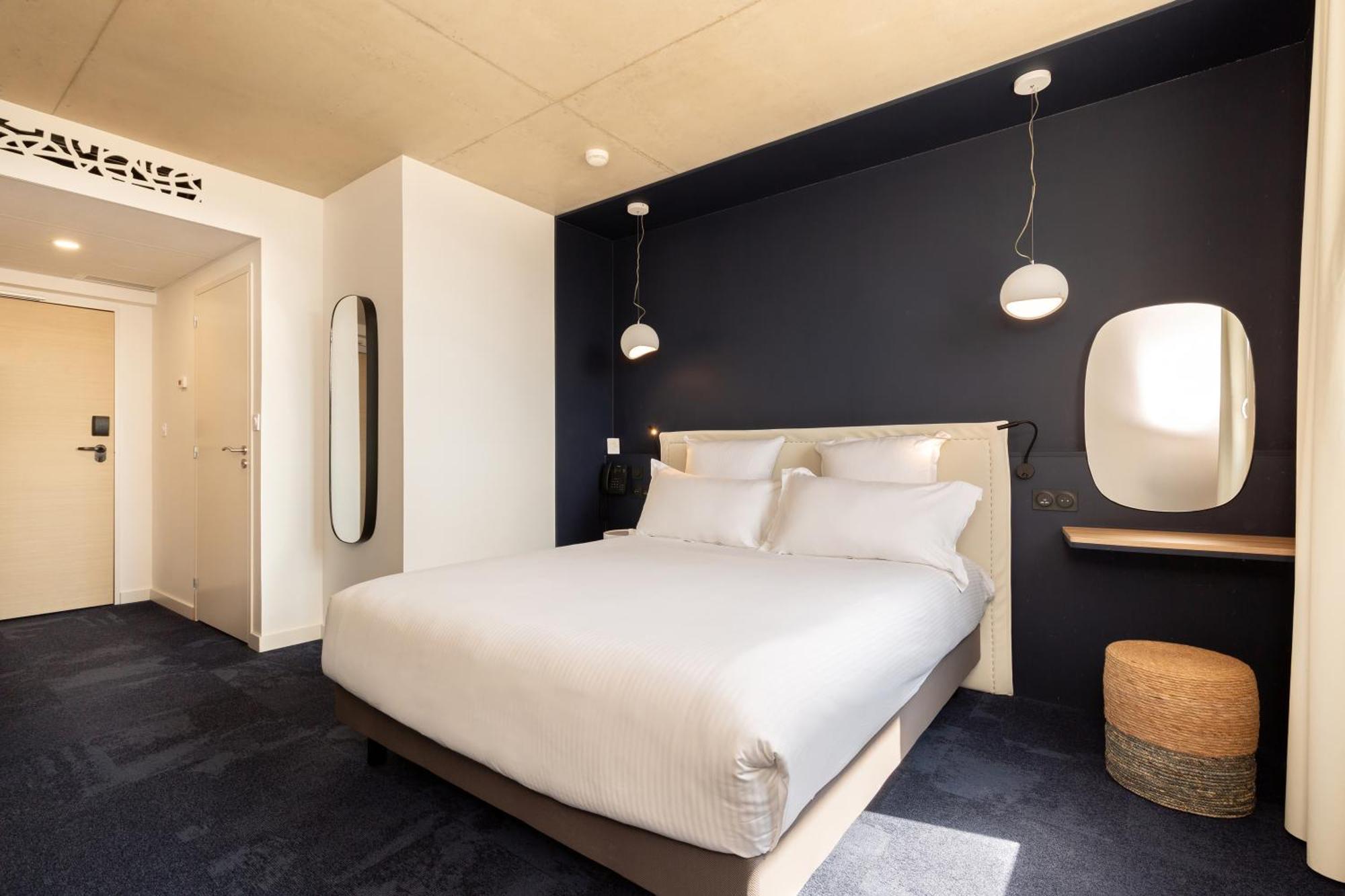 Golden Tulip Hotel & Rooftop Martigues Provence Екстер'єр фото