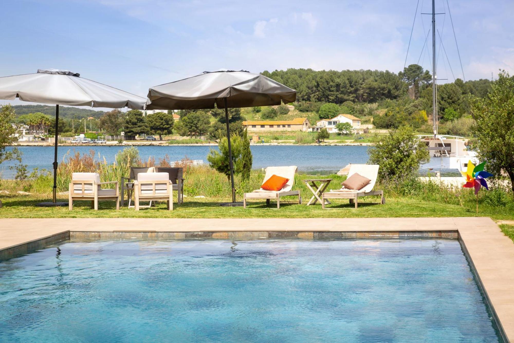 Golden Tulip Hotel & Rooftop Martigues Provence Екстер'єр фото