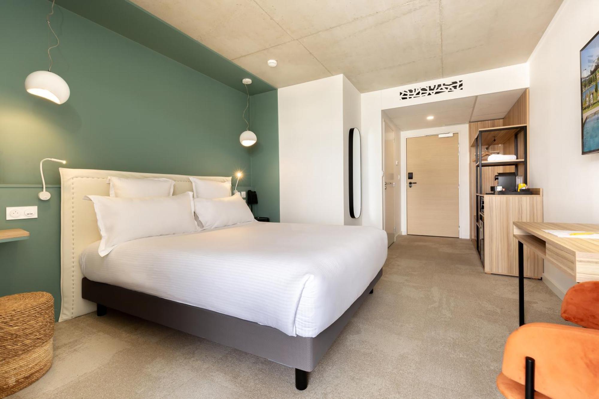 Golden Tulip Hotel & Rooftop Martigues Provence Екстер'єр фото
