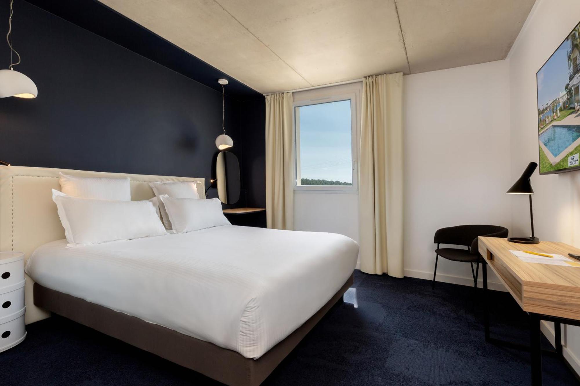 Golden Tulip Hotel & Rooftop Martigues Provence Екстер'єр фото